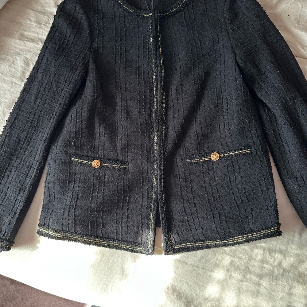 Blazer - Picture 9 of 9